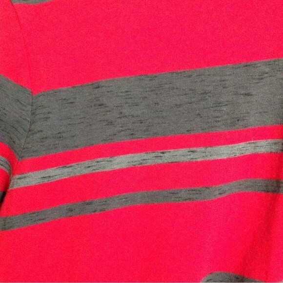URBAN PIPELINE Max Flex Size X-Large Red Gray Striped V-Neck Short Sleeve Shirt - Picture 2 of 4